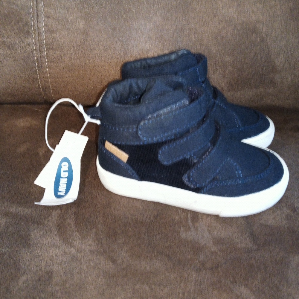 Old Navy size 6 shoes